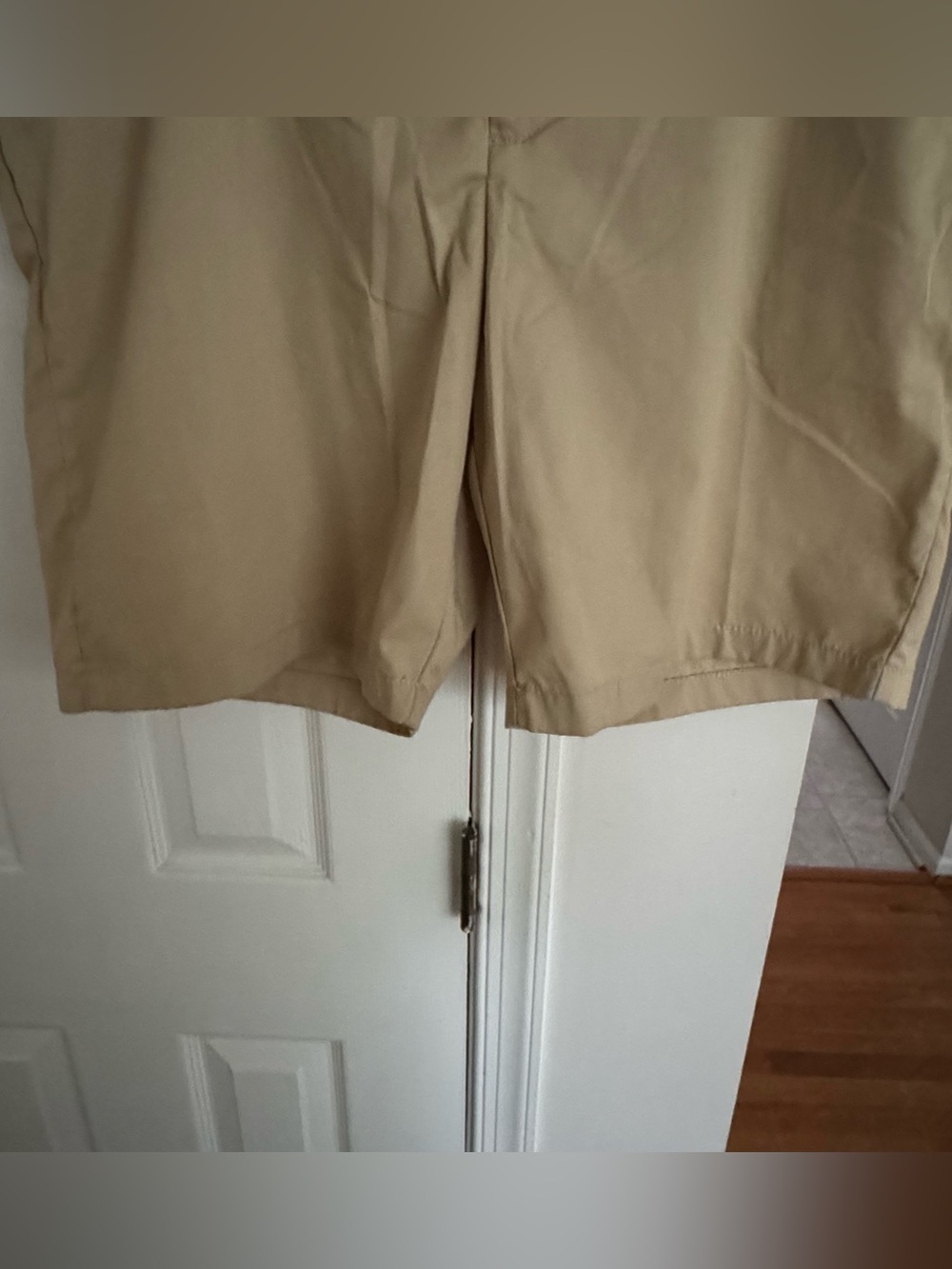 IZOD Mens Classic Fit Chino Shorts Khaki Tan Size 40 Waist 9.5" Inseam Twill NWT - Picture 7 of 9